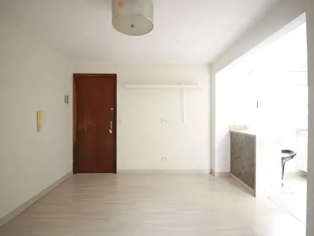 Apartamento 1 quarto e 1 banheiro, para alugar, no bairro Água Verde em Curitiba