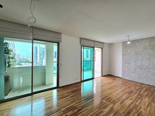 Foto do Apartamento - Apartamento à venda no Brooklin | 147 m² | 3 suítes | 3 vagas + depósito | Varanda gourmet | Lazer completo | Paulista Imóveis.