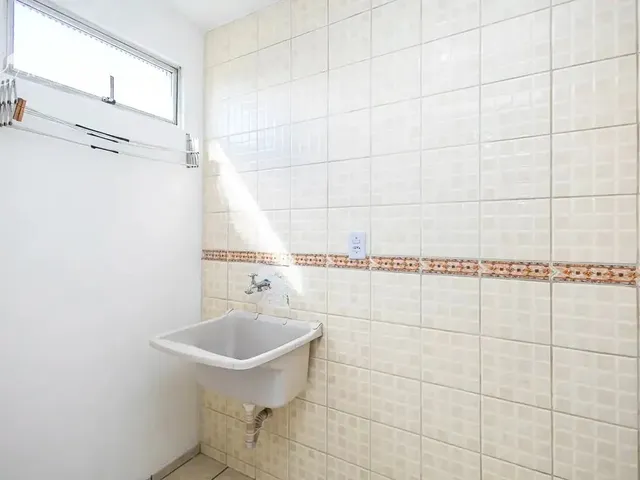 Apartamento 2 quartos e 1 banheiro, para alugar, no bairro São Lourenço em Curitiba