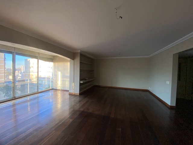 Apartamento 3 quartos e 4 banheiros, à venda, no bairro Centro em Pelotas