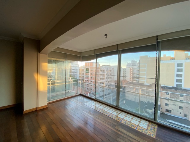 Apartamento 3 quartos e 4 banheiros, à venda, no bairro Centro em Pelotas