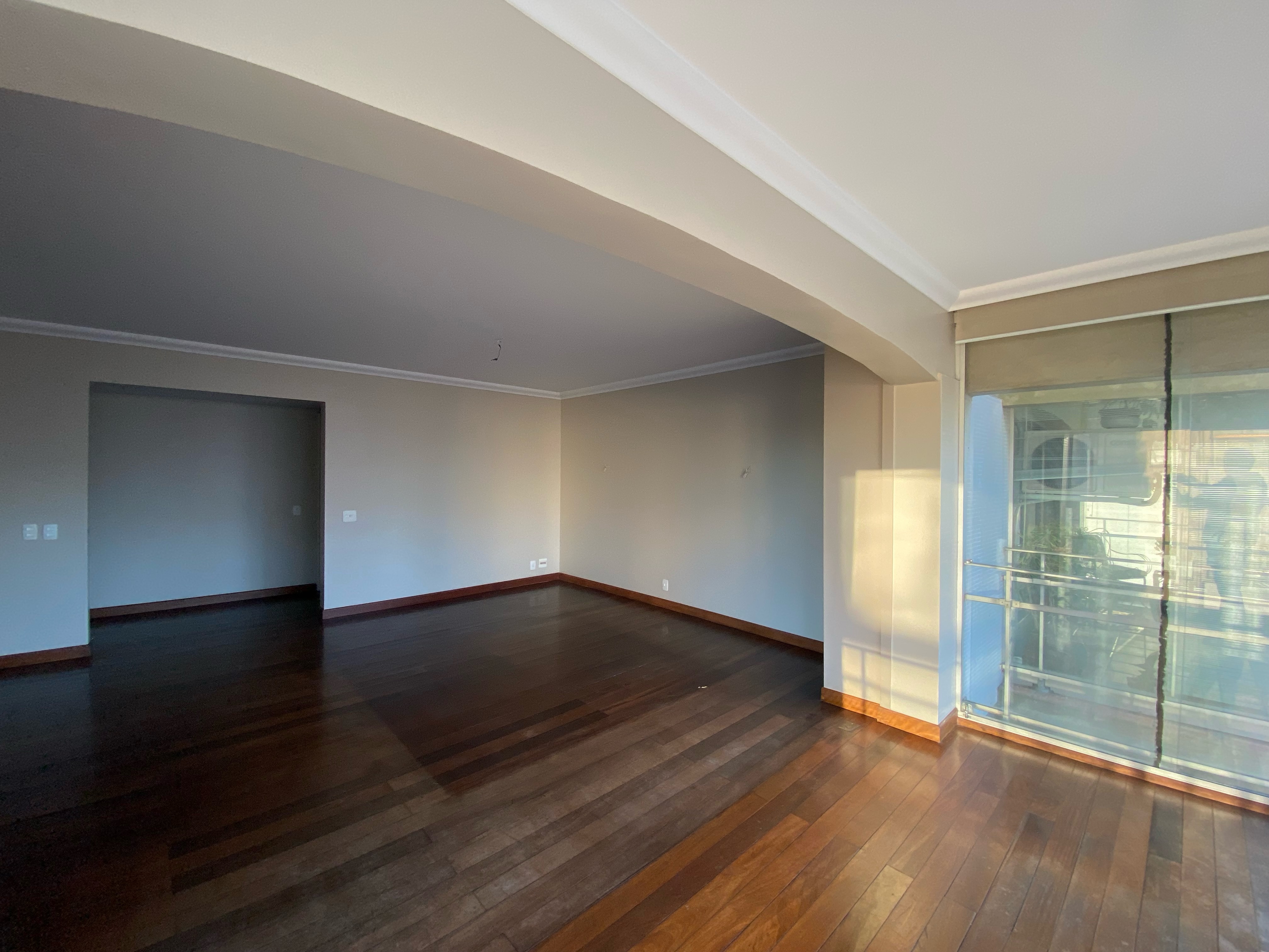 Apartamento à venda no Solar Santanna, Centro - 163 m², 3 quartos (sendo 1 suíte), armários planejados e ampla sacada com face norte. - 6