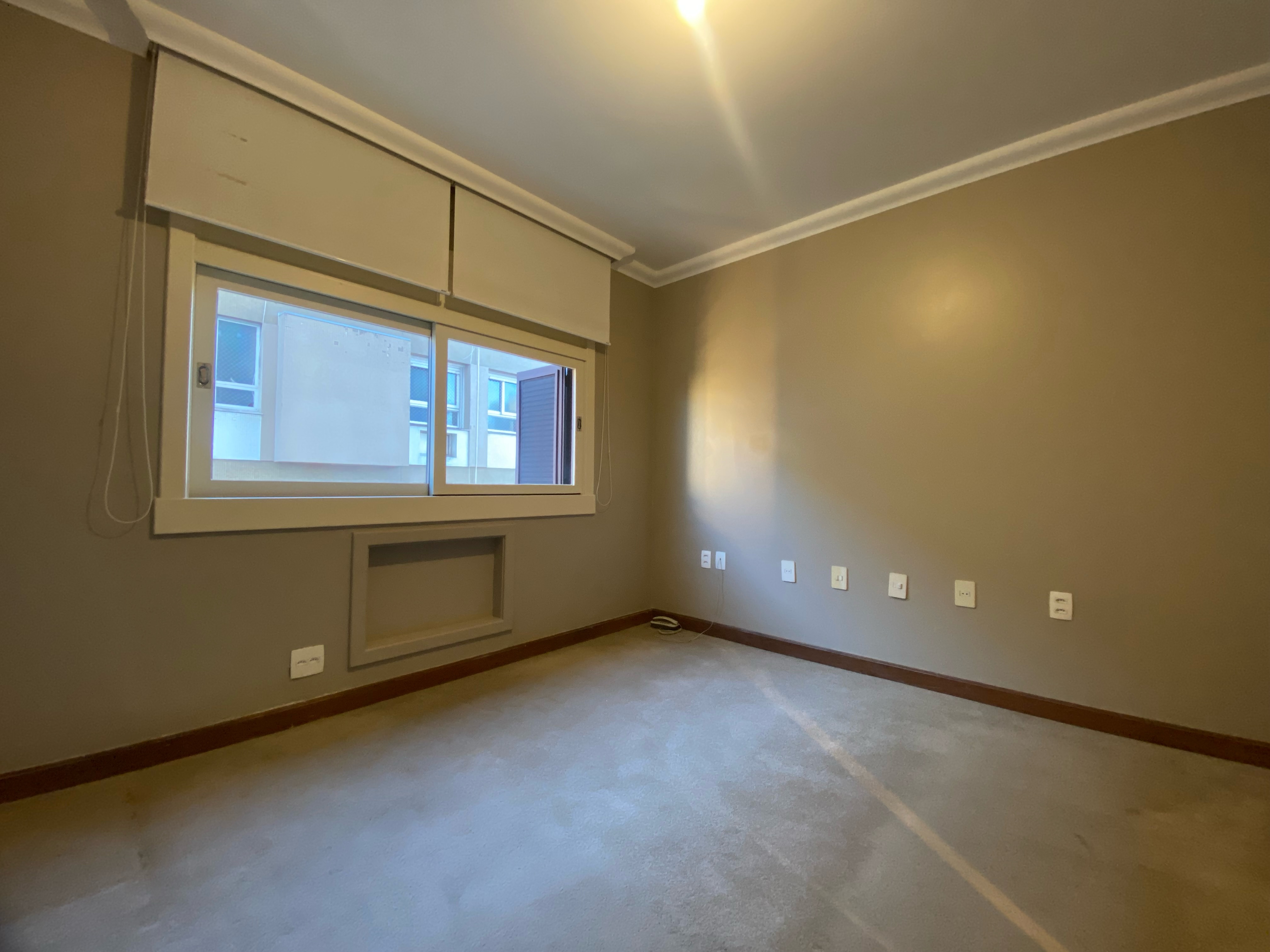 Apartamento à venda no Solar Santanna, Centro - 163 m², 3 quartos (sendo 1 suíte), armários planejados e ampla sacada com face norte. - 16