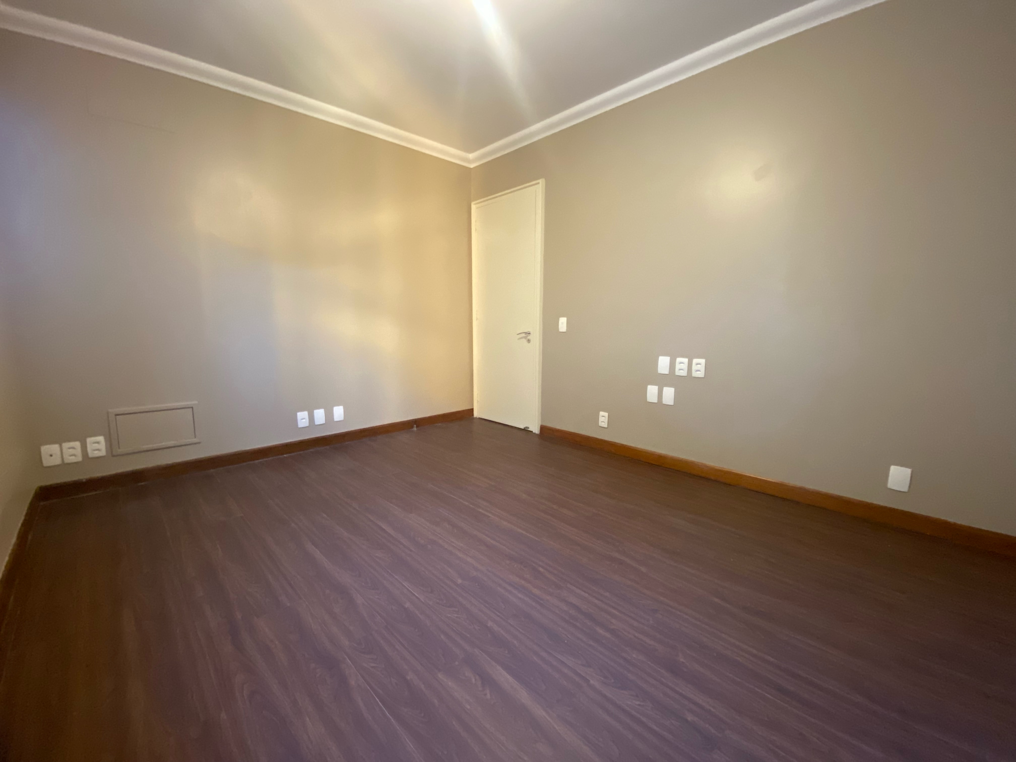 Apartamento à venda no Solar Santanna, Centro - 163 m², 3 quartos (sendo 1 suíte), armários planejados e ampla sacada com face norte. - 25