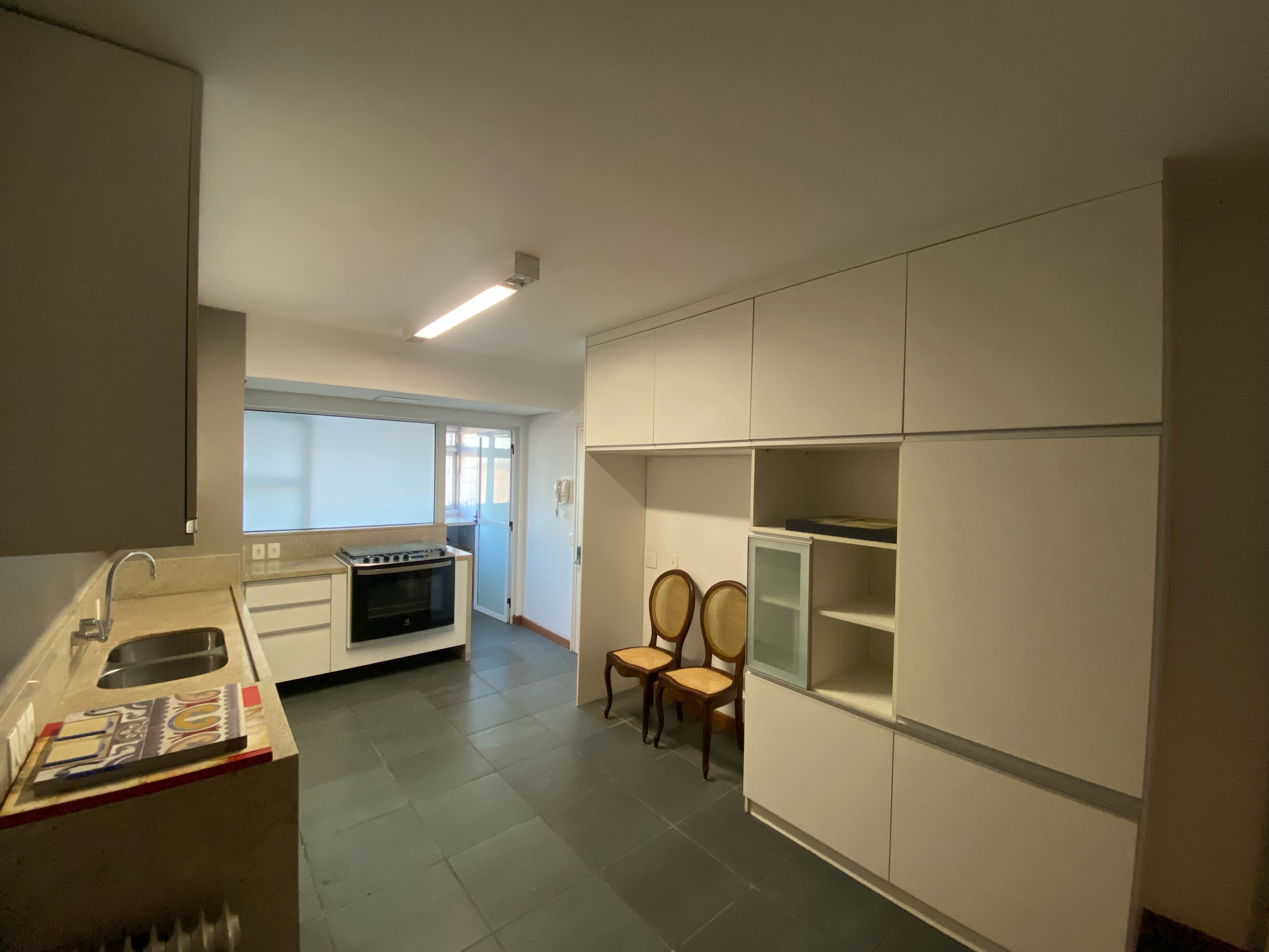 Apartamento à venda no Solar Santanna, Centro - 163 m², 3 quartos (sendo 1 suíte), armários planejados e ampla sacada com face norte. - 8
