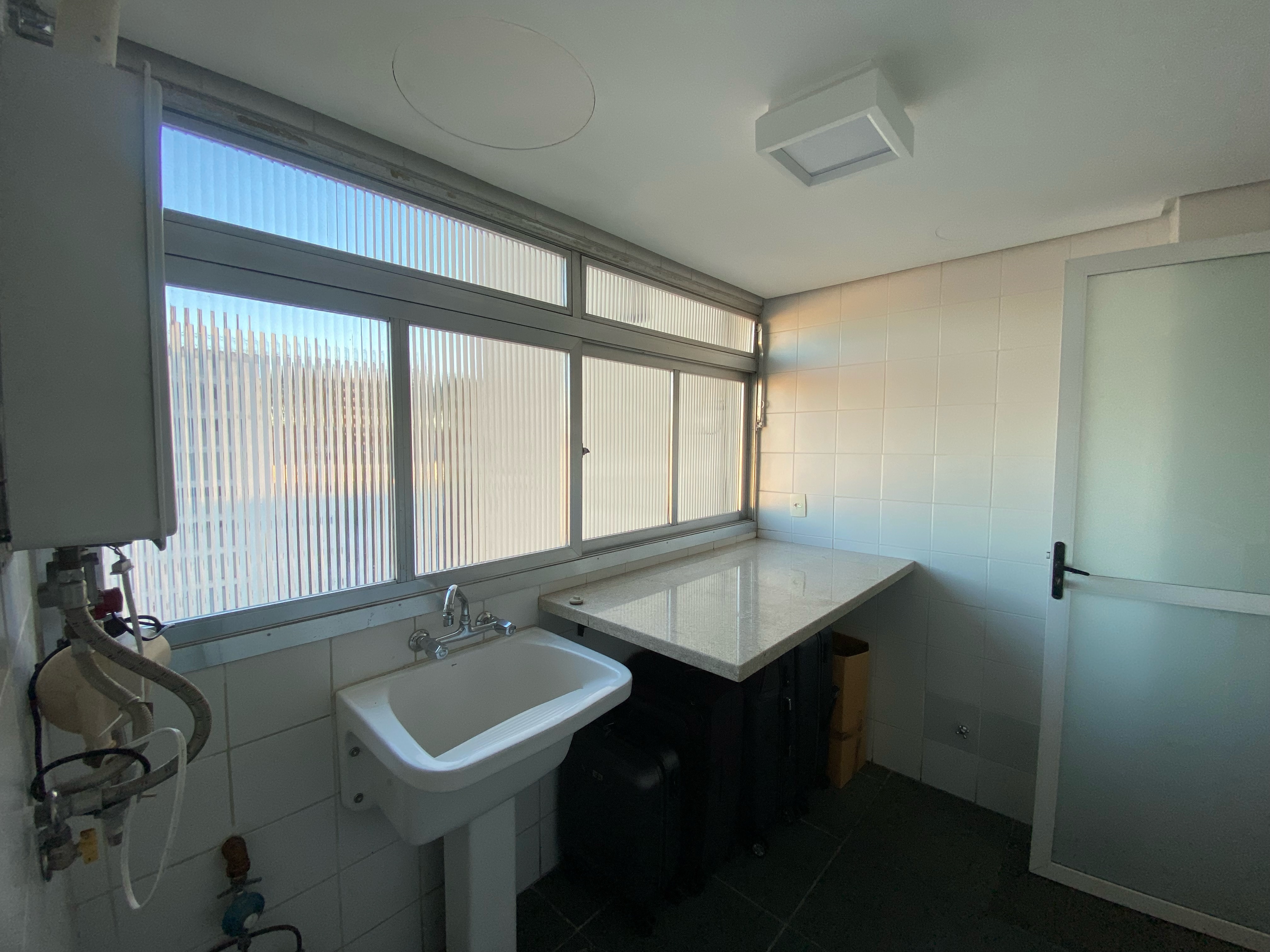 Apartamento à venda no Solar Santanna, Centro - 163 m², 3 quartos (sendo 1 suíte), armários planejados e ampla sacada com face norte. - 14