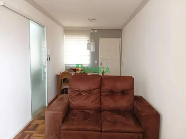 Apartamento 2 quartos e 1 banheiro, para alugar, no bairro Capão Raso em Curitiba