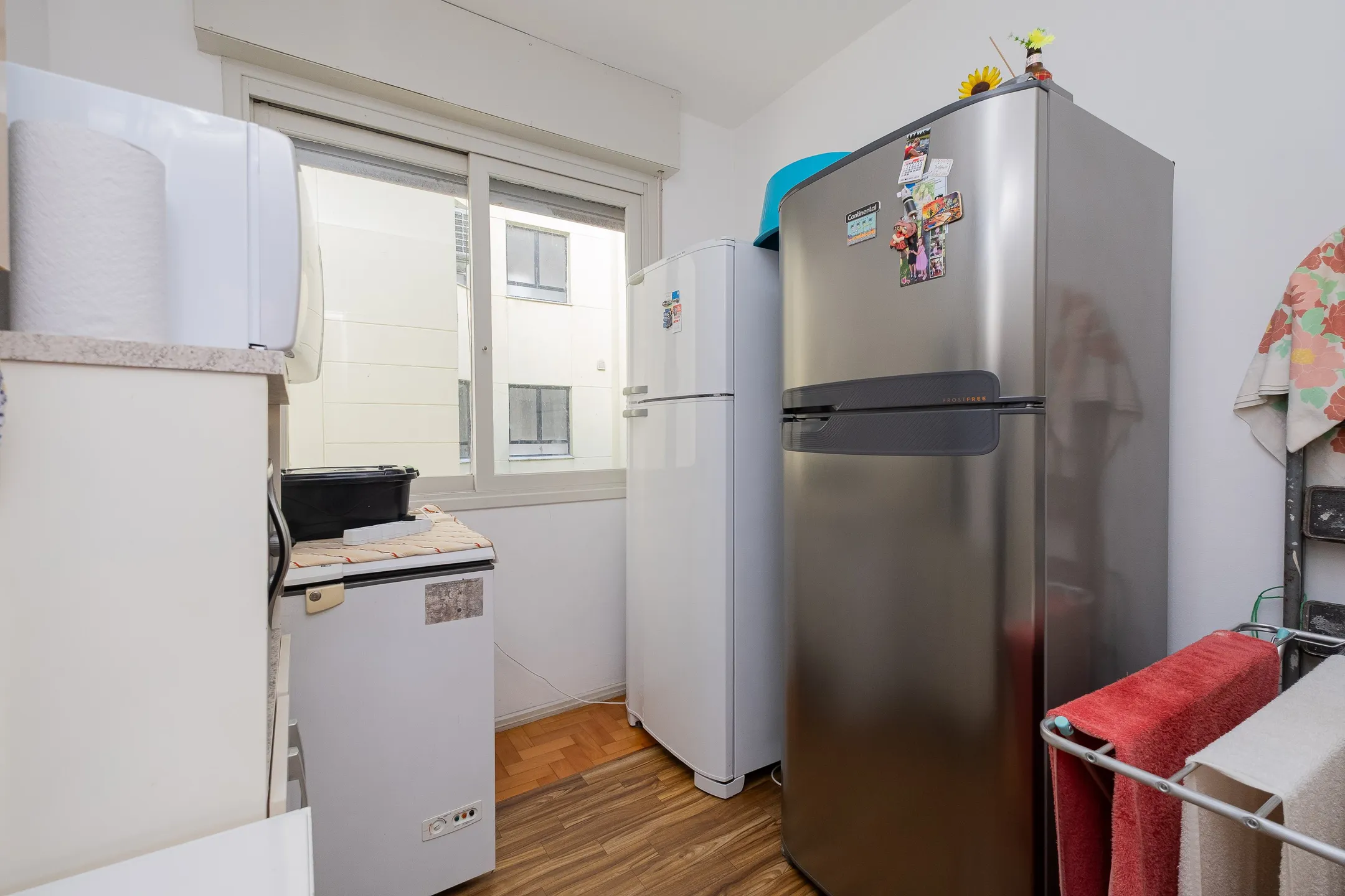 Apartamento à venda no Edifício Dagmar, Centro - 94 m², 4 quartos (sendo 1 suíte), cozinha com armários e vaga coberta. - 11