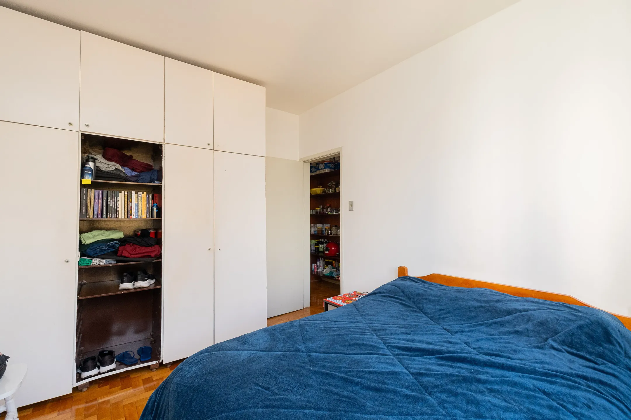 Apartamento à venda no Edifício Dagmar, Centro - 94 m², 4 quartos (sendo 1 suíte), cozinha com armários e vaga coberta. - 14