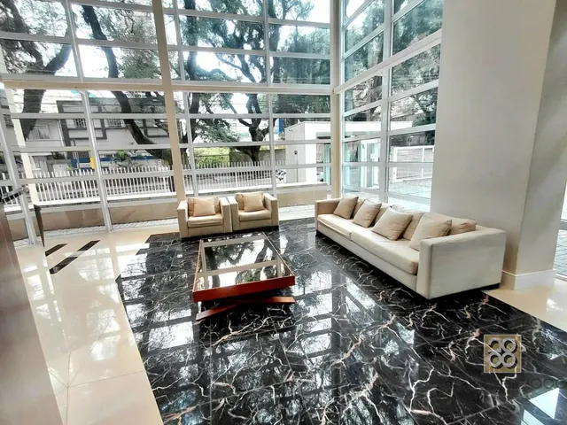 Apartamento 2 quartos e 1 banheiro, para alugar, no bairro Portão em Curitiba