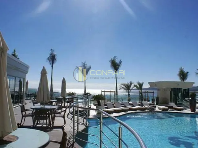 Apartamento com 362m² 4 quartos e 5 banheiros, à venda, no bairro Meia Praia em Itapema