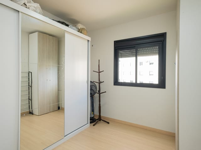 Apartamento com 67m² 2 quartos e 1 banheiro, para alugar, no bairro Centro em Pelotas