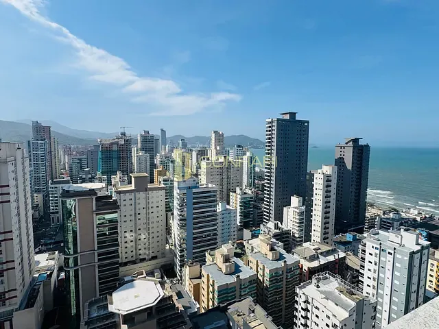 Apartamento com 255m² 4 quartos e 4 banheiros, à venda, no bairro Meia Praia em Itapema