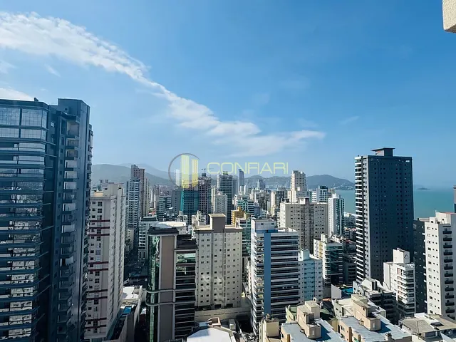 Apartamento com 255m² 4 quartos e 4 banheiros, à venda, no bairro Meia Praia em Itapema