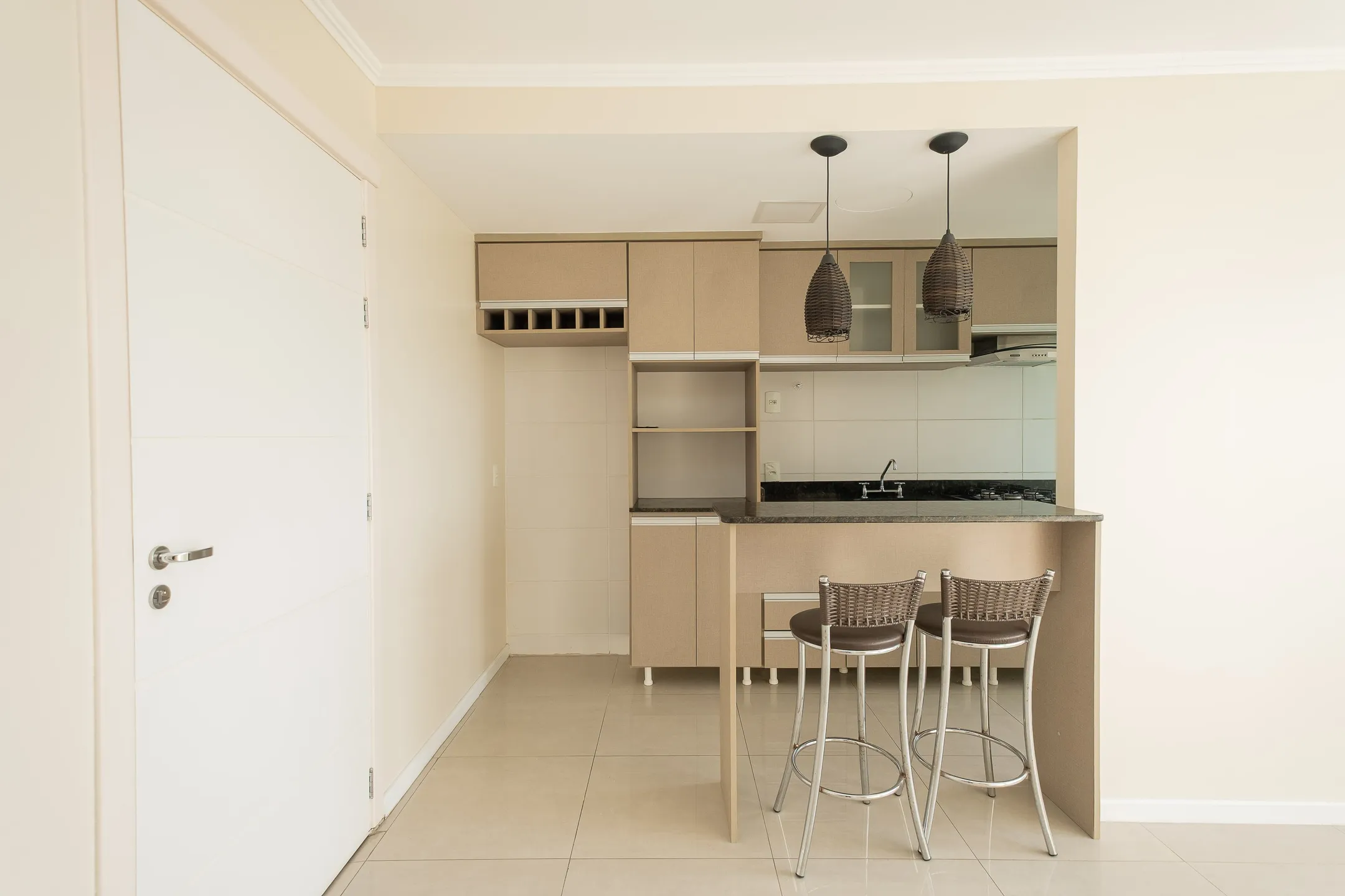 Apartamento com 2 Dormitórios para Aluguel no Bairro Areal em Pelotas RS com Excelente Localização, Conforto e Vaga de Garagem
