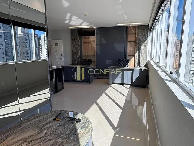 Sala com 69m², à venda, no bairro Meia Praia em Itapema