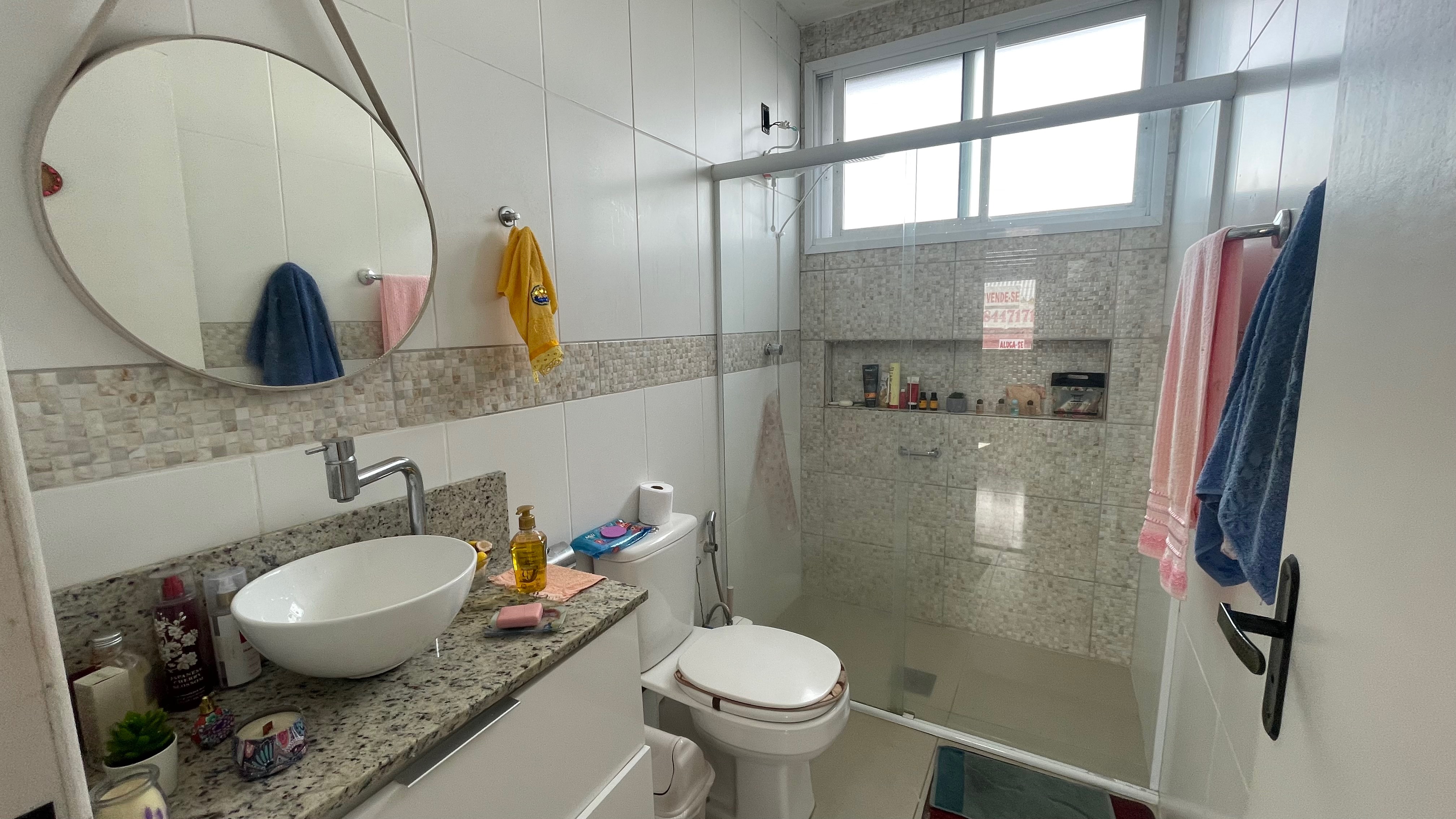 Apartamento à venda no centro de Pelotas - 74 m², 2 quartos, piso laminado e face norte que garante excelente iluminação natural. - 9