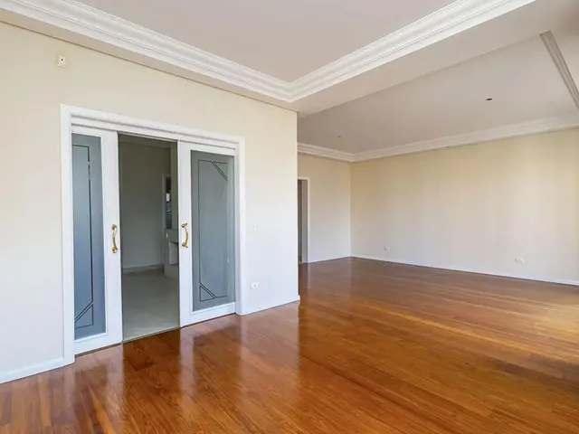 Apartamento 2 quartos e 1 banheiro, à venda, no bairro Batel em Curitiba