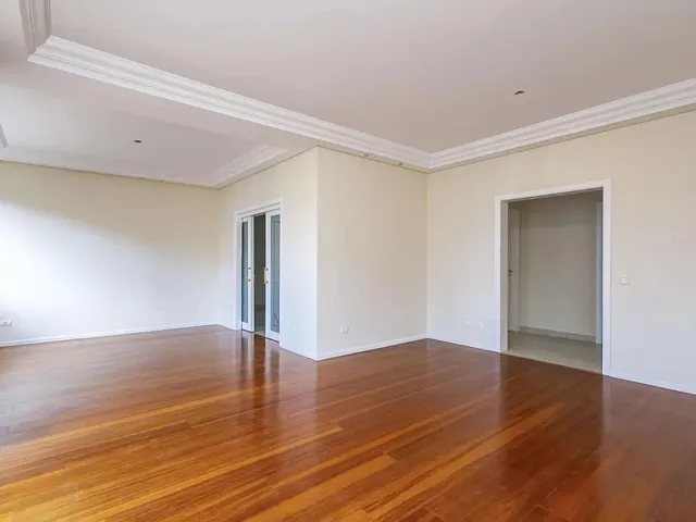 Apartamento 2 quartos e 1 banheiro, à venda, no bairro Batel em Curitiba