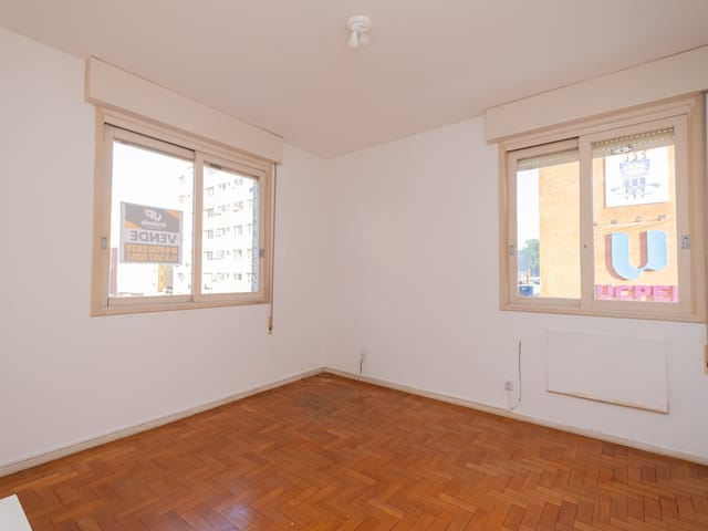 Apartamento 2 quartos e 2 banheiros, à venda, no bairro Centro em Pelotas