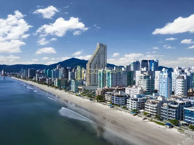 Apartamento 4 quartos e 4 banheiros, à venda, no bairro Meia Praia em Itapema