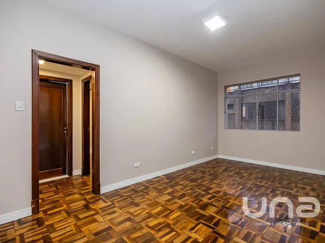 Apartamento 1 quarto e 1 banheiro, para alugar, no bairro Centro em Curitiba