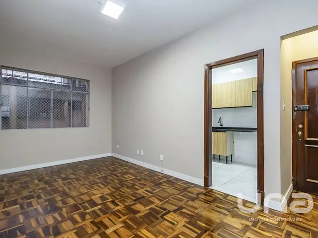 Apartamento 1 quarto e 1 banheiro, para alugar, no bairro Centro em Curitiba