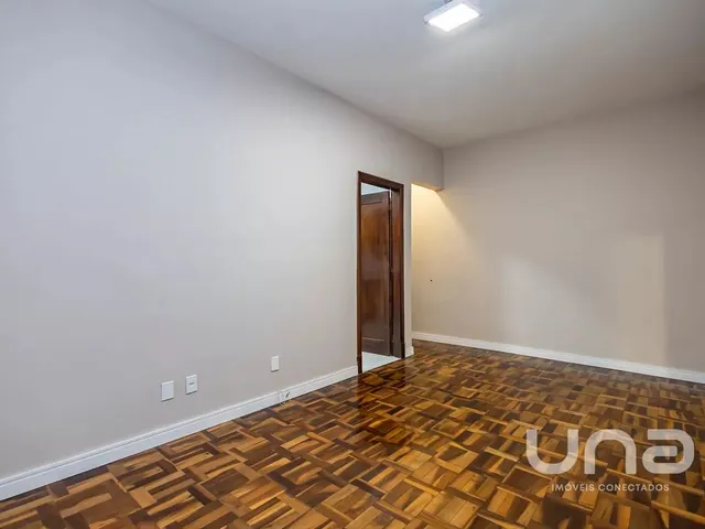 Apartamento 1 quarto e 1 banheiro, para alugar, no bairro Centro em Curitiba