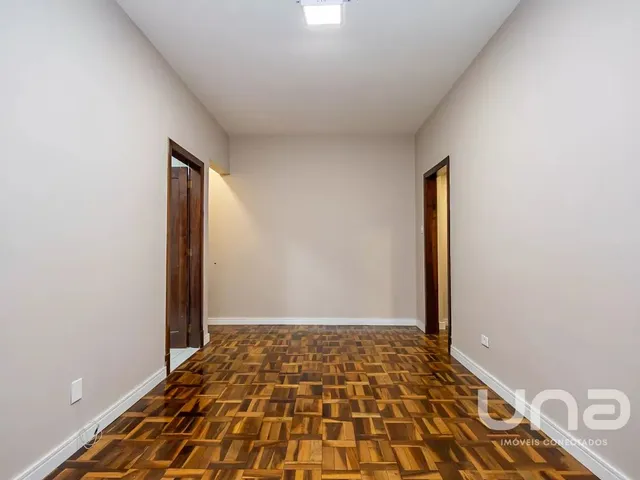 Apartamento 1 quarto e 1 banheiro, para alugar, no bairro Centro em Curitiba