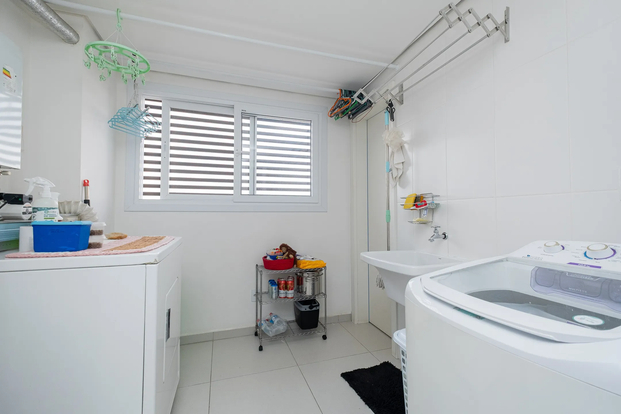 Apartamento de alto padrão à venda na Zona Norte de Pelotas - 141 m², 3 quartos (sendo 1 suíte), móveis planejados e 2 vagas cobertas. - 20