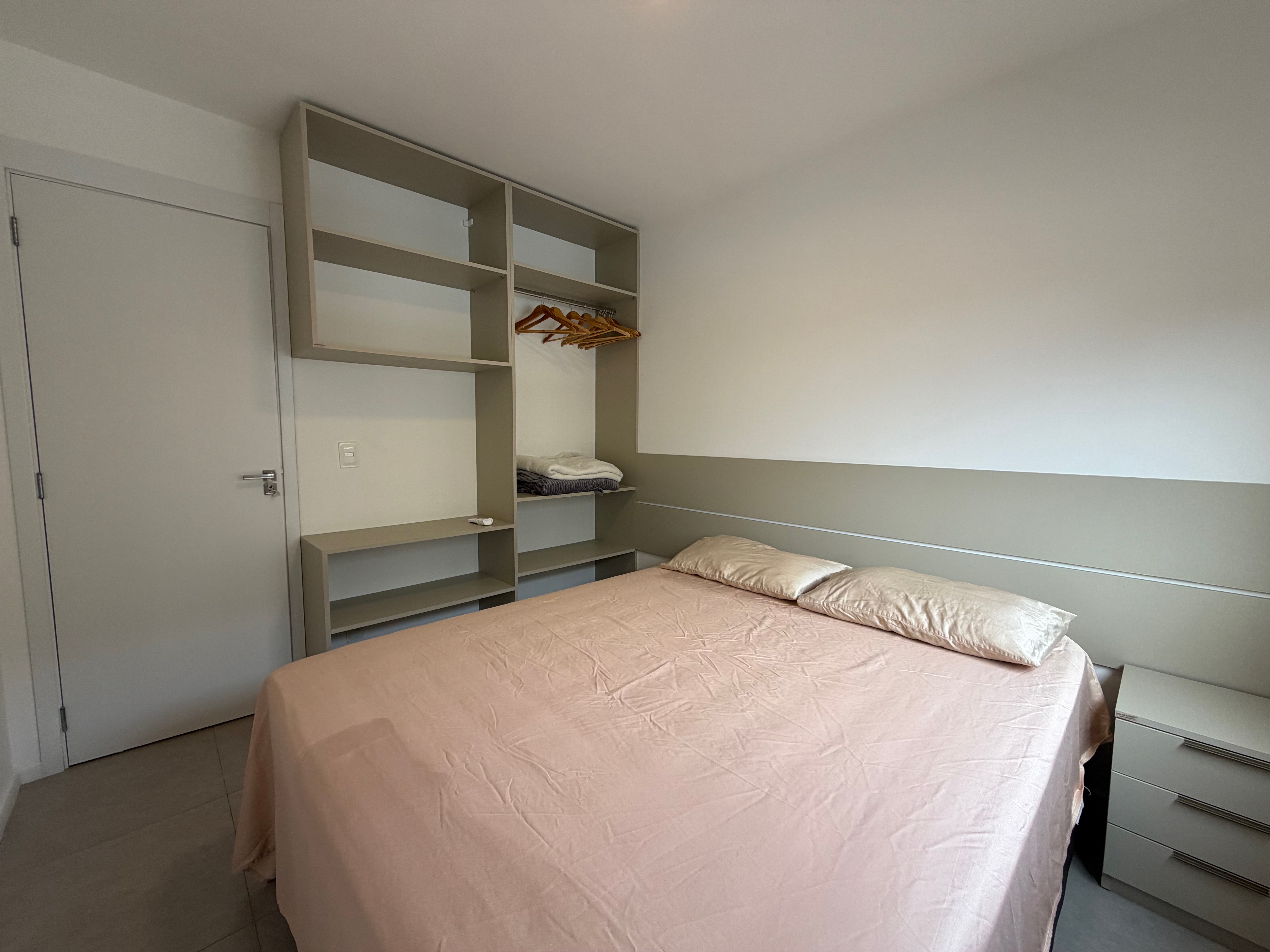 Apartamento mobiliado à venda no Acqua Parque Residence, Centro - 50 m², 2 quartos, cozinha planejada e sacada com ótima posição solar. - 10