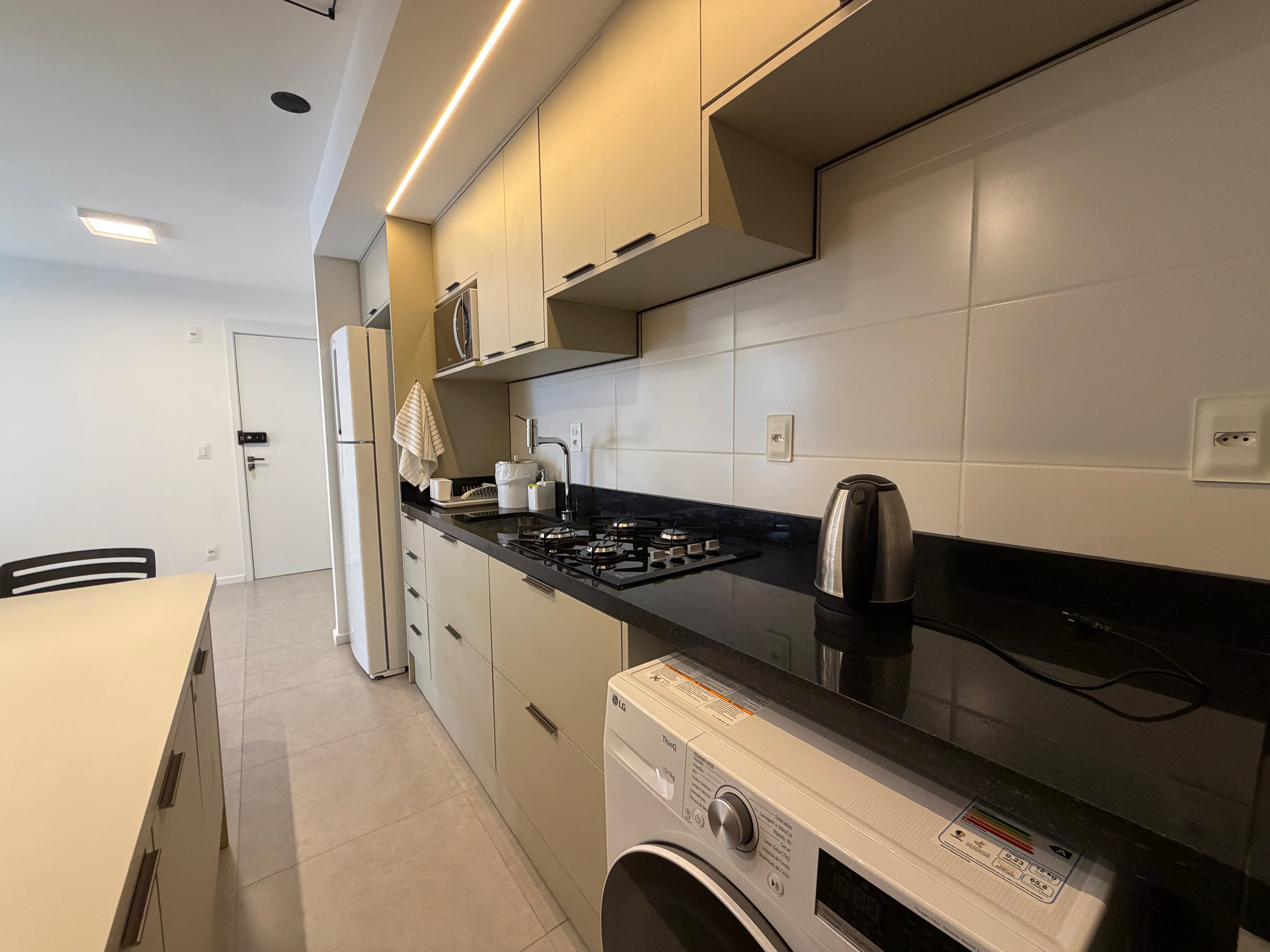 Apartamento mobiliado à venda no Acqua Parque Residence, Centro - 50 m², 2 quartos, cozinha planejada e sacada com ótima posição solar. - 7