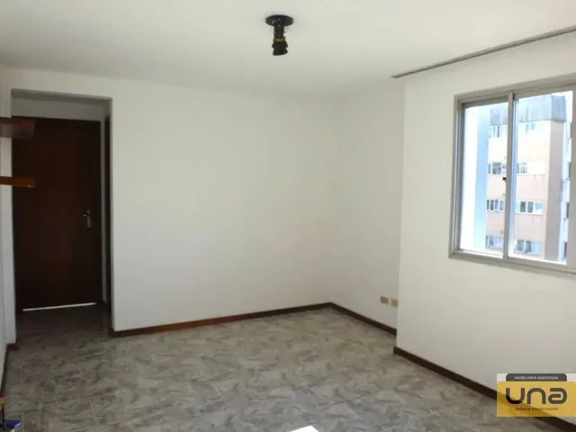 Apartamento 1 quarto e 1 banheiro, para alugar, no bairro AGUA VERDE em Curitiba