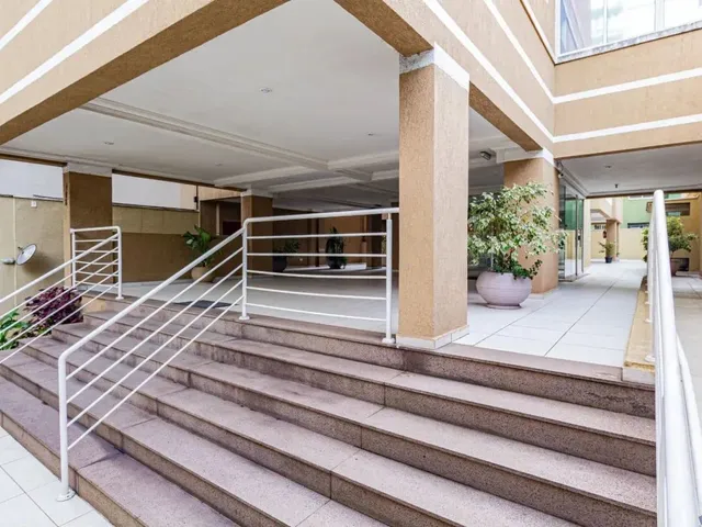 Apartamento 2 quartos e 2 banheiros, para alugar, no bairro Água Verde em Curitiba