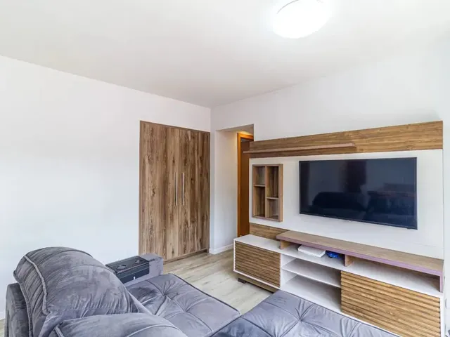 Apartamento 2 quartos e 2 banheiros, para alugar, no bairro Água Verde em Curitiba