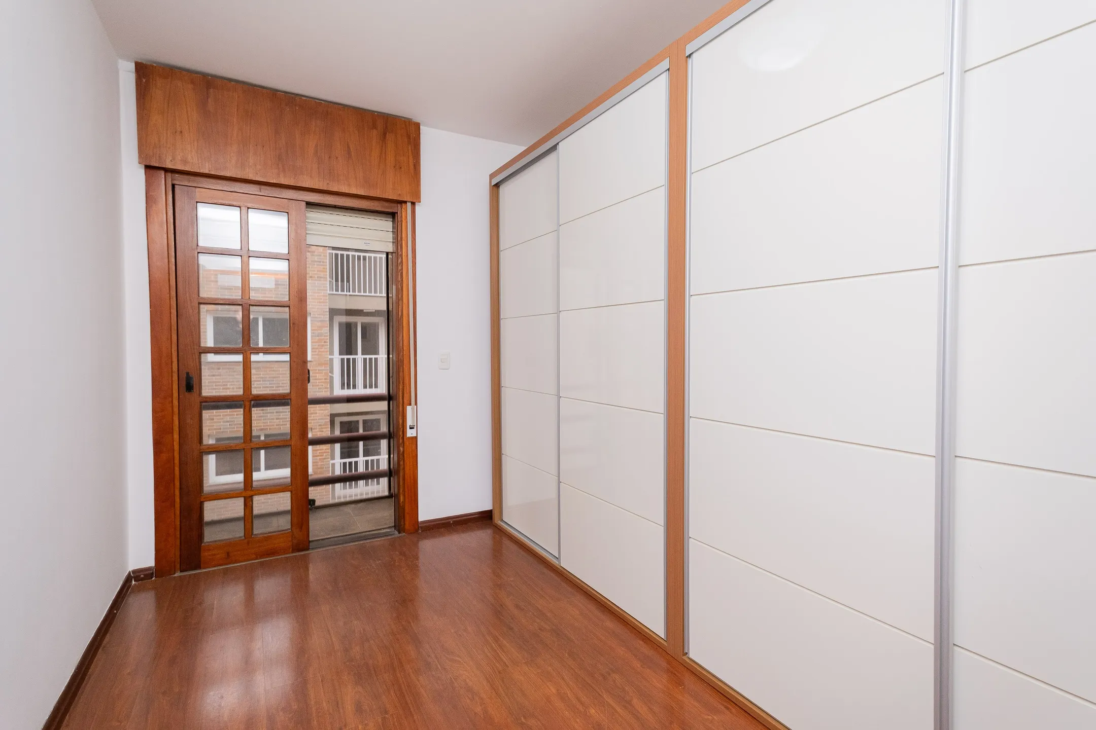 Apartamento à venda no Boulevard Manta, Areal - 127 m², 3 quartos, cozinha com armários sob medida, acabamentos impecáveis e sacada. - 10