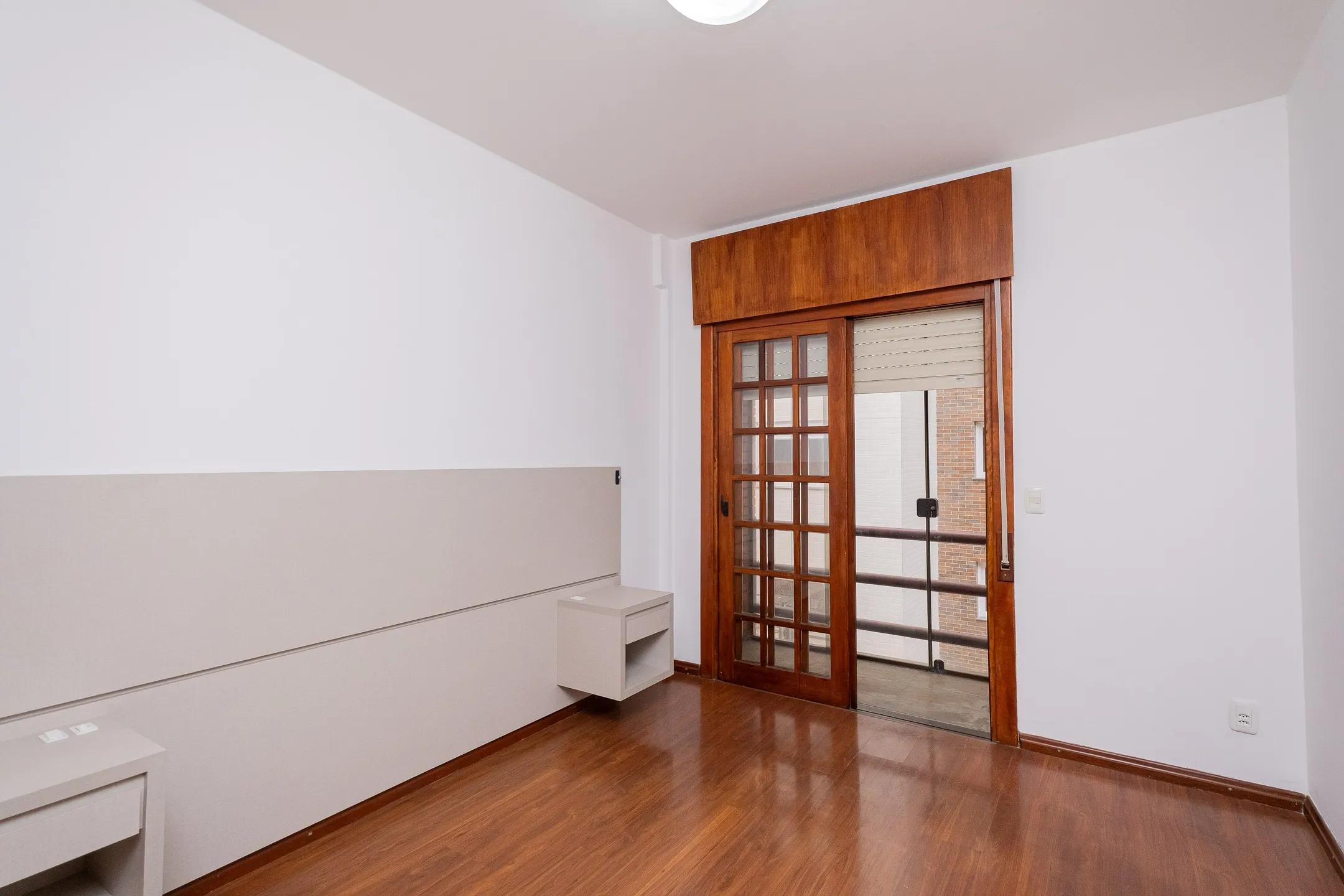 Apartamento à venda no Boulevard Manta, Areal - 127 m², 3 quartos, cozinha com armários sob medida, acabamentos impecáveis e sacada. - 12