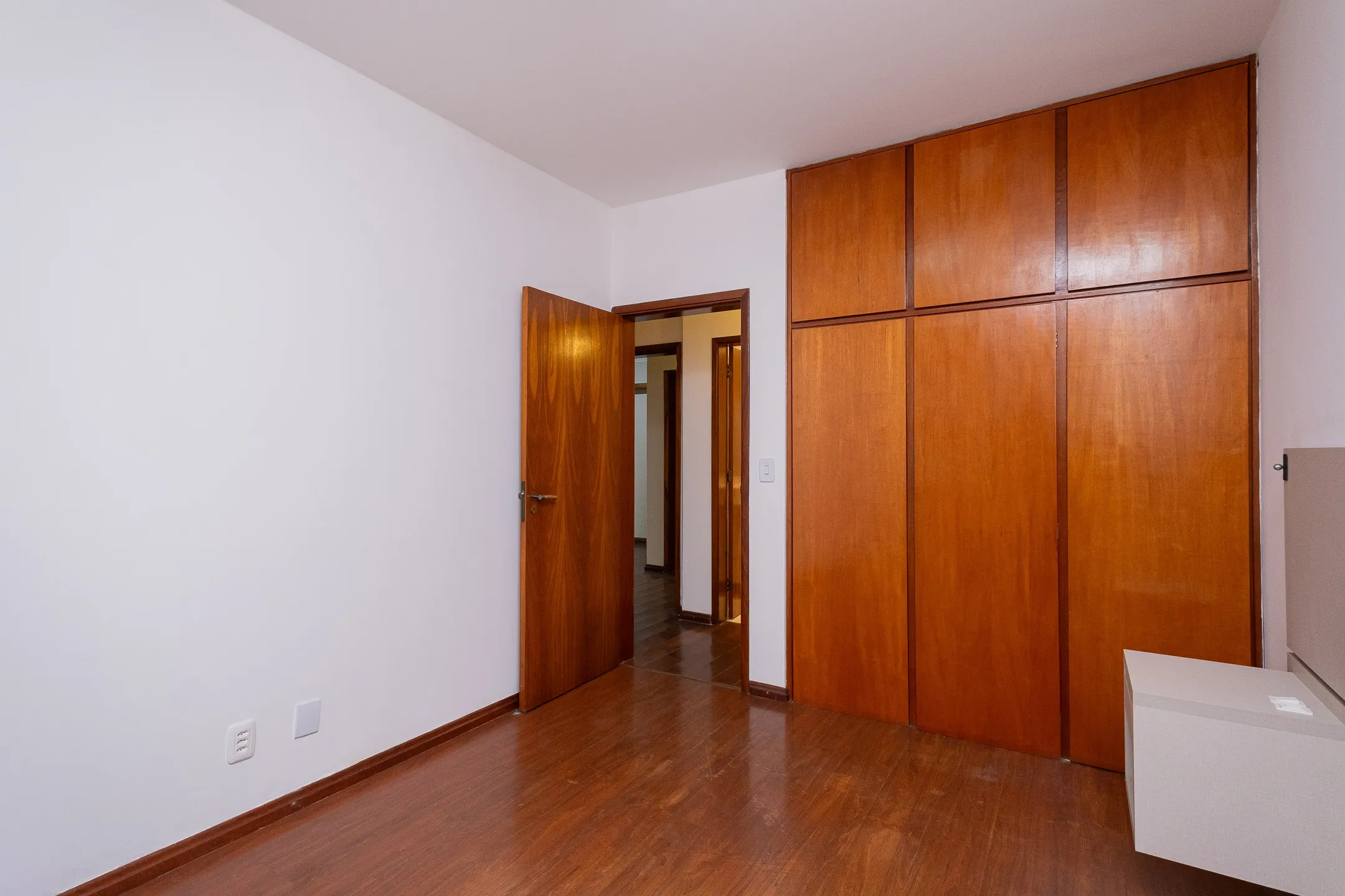 Apartamento à venda no Boulevard Manta, Areal - 127 m², 3 quartos, cozinha com armários sob medida, acabamentos impecáveis e sacada. - 13