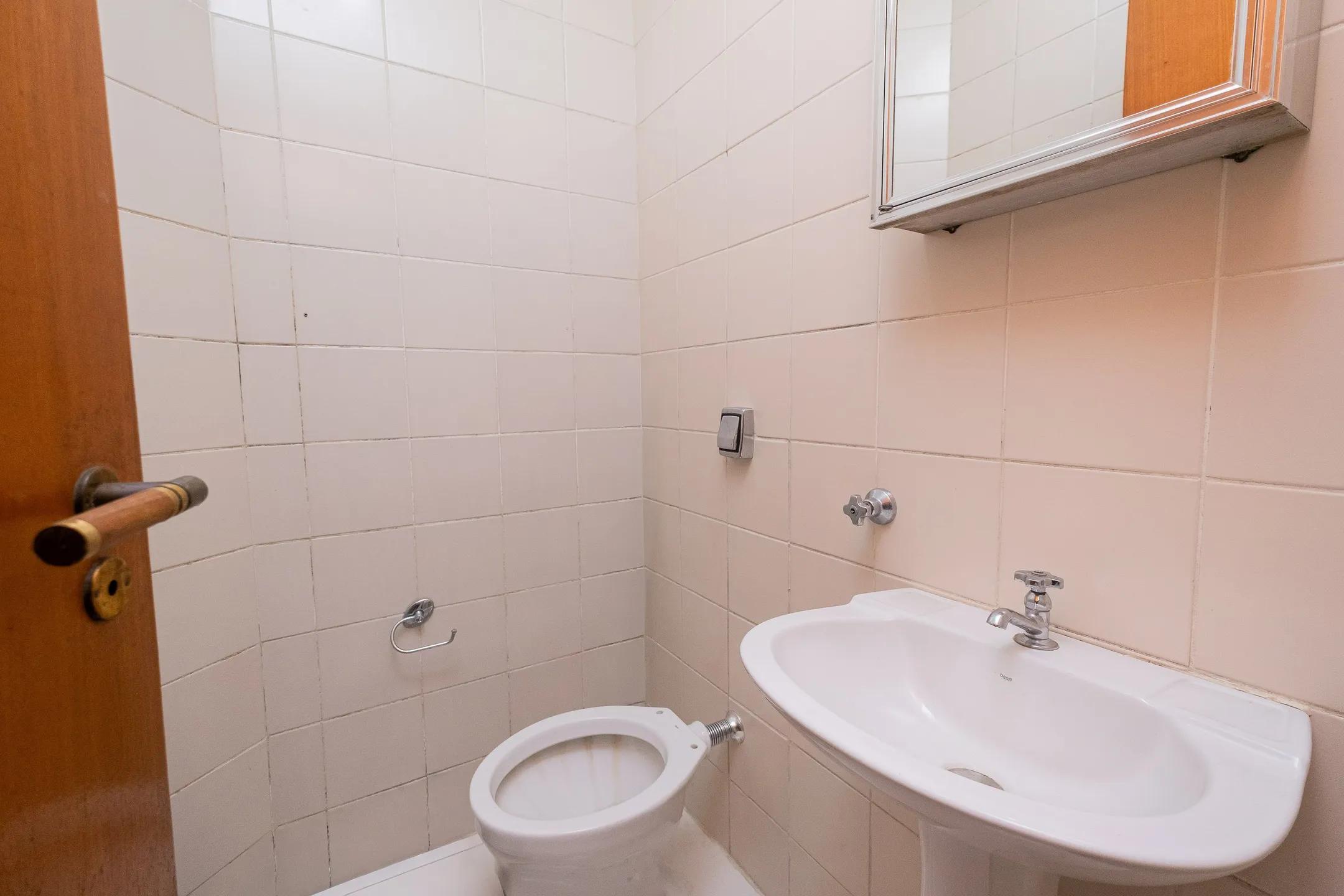 Apartamento à venda no Boulevard Manta, Areal - 127 m², 3 quartos, cozinha com armários sob medida, acabamentos impecáveis e sacada. - 18