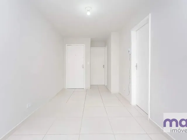 Apartamento 1 quarto e 1 banheiro, para alugar, no bairro Centro em Curitiba