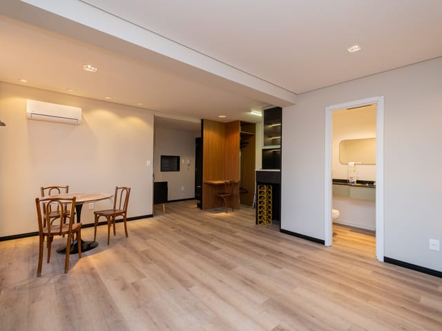 Apartamento 1 quarto e 2 banheiros, para alugar, no bairro São Gonçalo em Pelotas