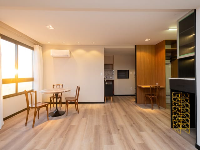 Apartamento 1 quarto e 2 banheiros, para alugar, no bairro São Gonçalo em Pelotas
