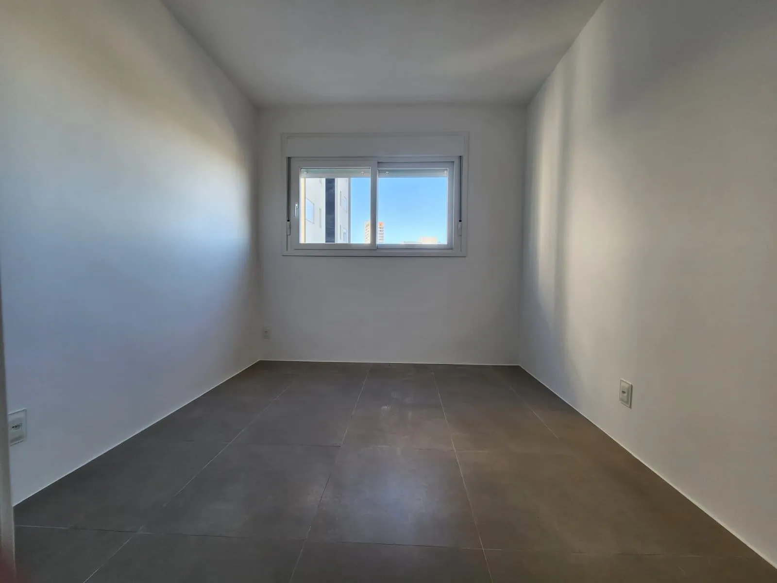 Apartamento à venda no Vitta Gardens Club, São Gonçalo - 70 m², 3 quartos (sendo 1 suíte), ampla sacada com churrasqueira e vaga coberta. - 11