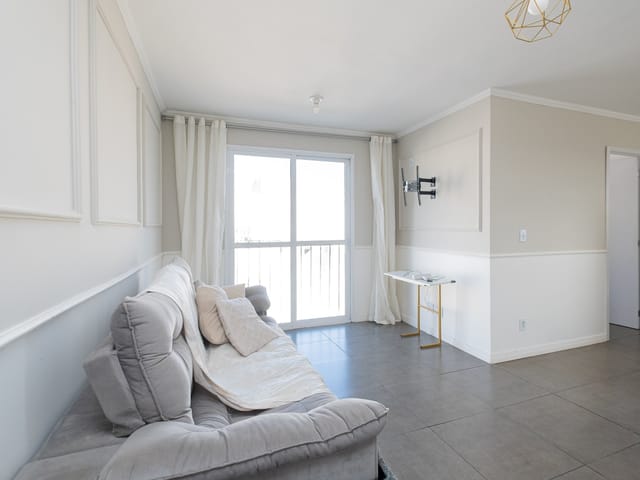 Apartamento com 97m² 2 quartos e 1 banheiro, para alugar, no bairro Centro em Pelotas