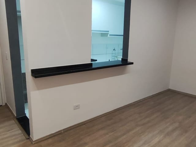 Apartamento 2 quartos e 1 banheiro, para alugar, no bairro Gleba Fazenda Palhano em Londrina