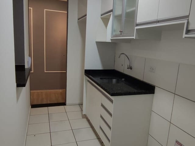 Apartamento 2 quartos e 1 banheiro, para alugar, no bairro Gleba Fazenda Palhano em Londrina