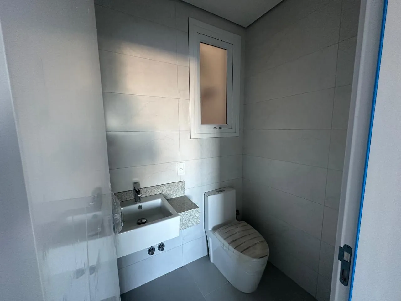 Apartamento à venda no Luís de Camões, Zona Norte de Pelotas - 97 m², 2 quartos (sendo 1 suíte), churrasqueira e sacada com face leste. - 11