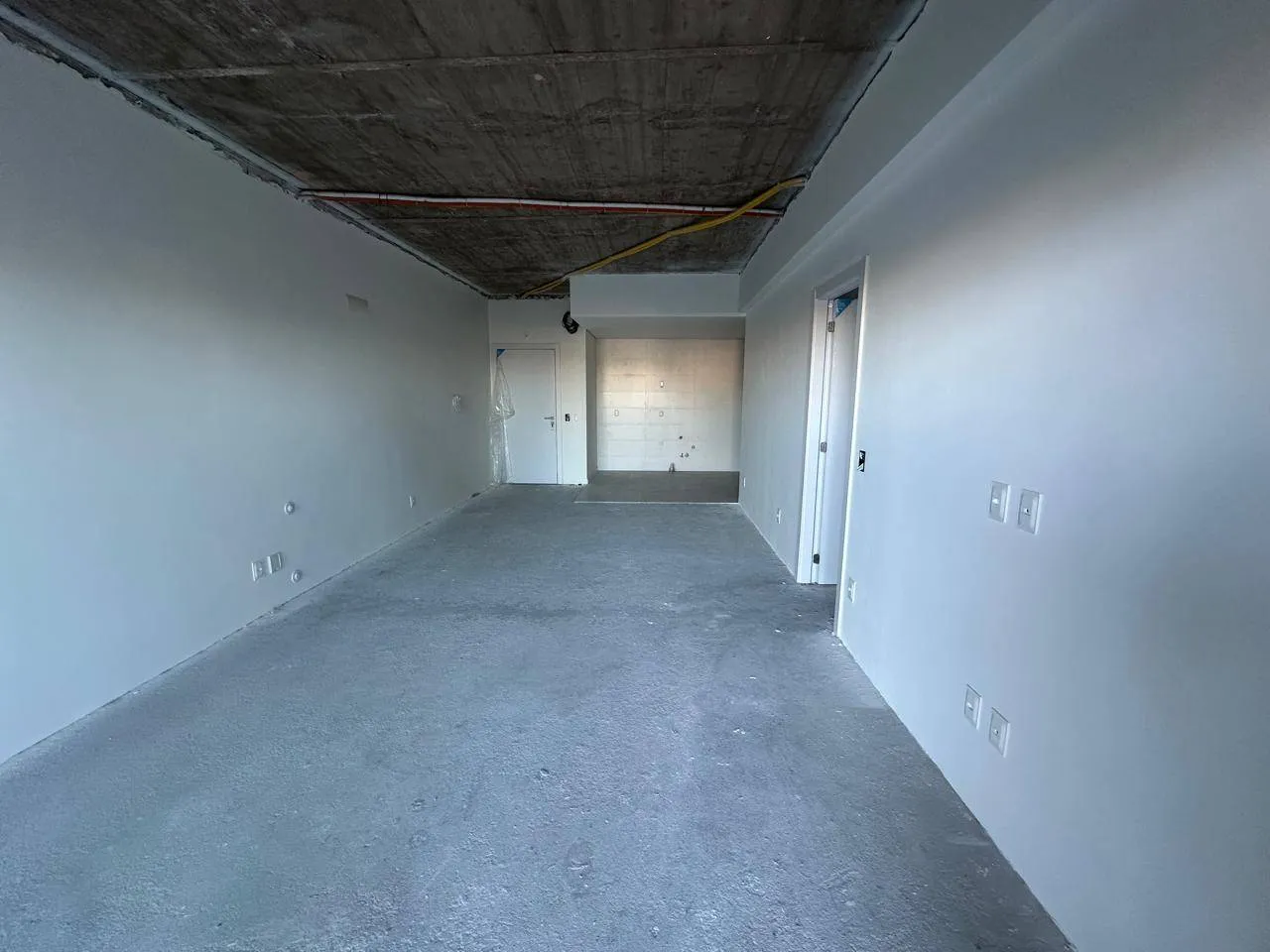 Apartamento à venda no Luís de Camões, Zona Norte de Pelotas - 97 m², 2 quartos (sendo 1 suíte), churrasqueira e sacada com face leste. - 6