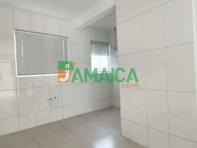 Apartamento 2 quartos e 1 banheiro, para alugar, no bairro Paloma em Colombo