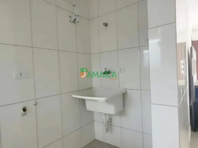 Apartamento 2 quartos e 1 banheiro, para alugar, no bairro Paloma em Colombo
